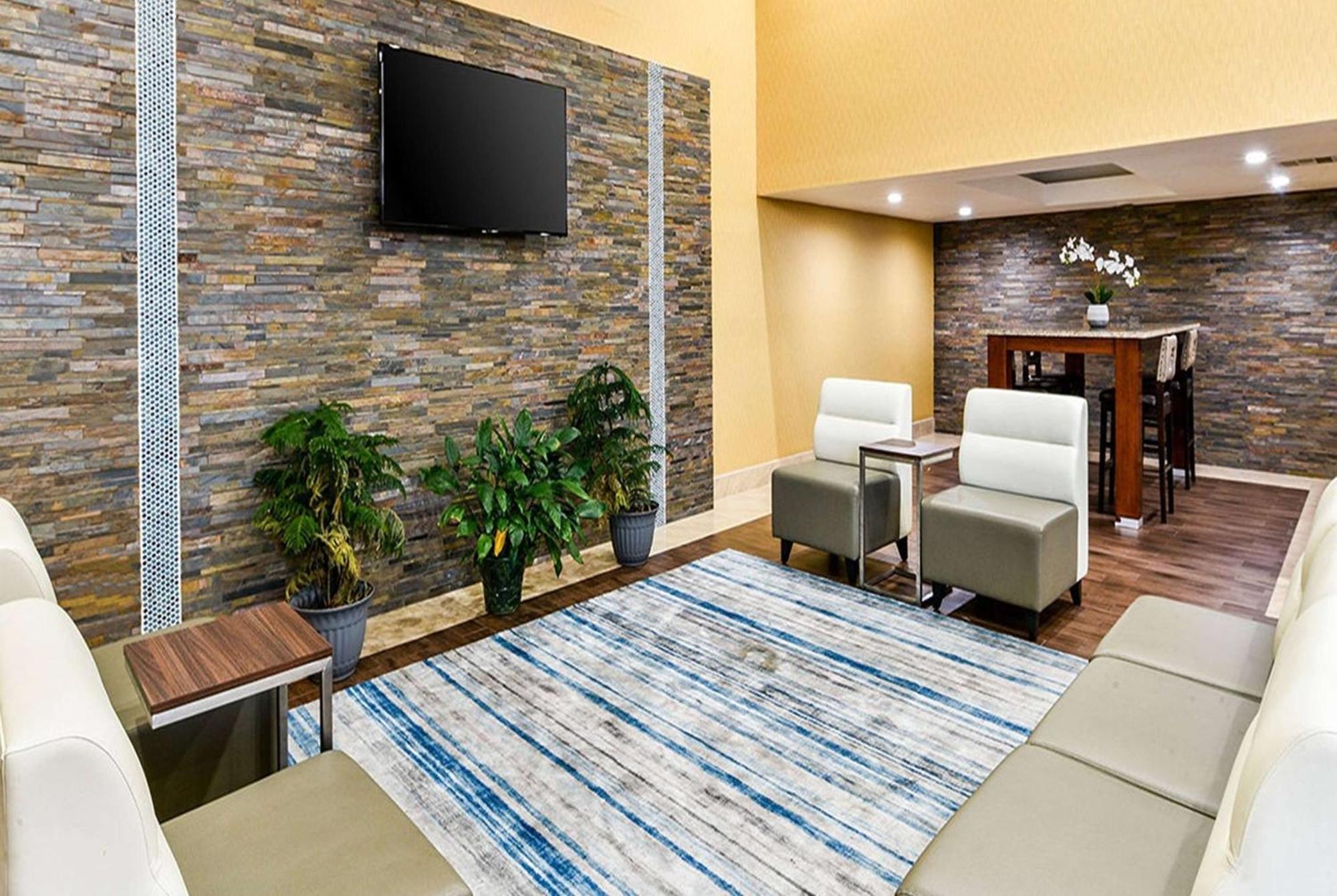 Travelodge By Wyndham Commerce Los Angeles Area Exterior foto