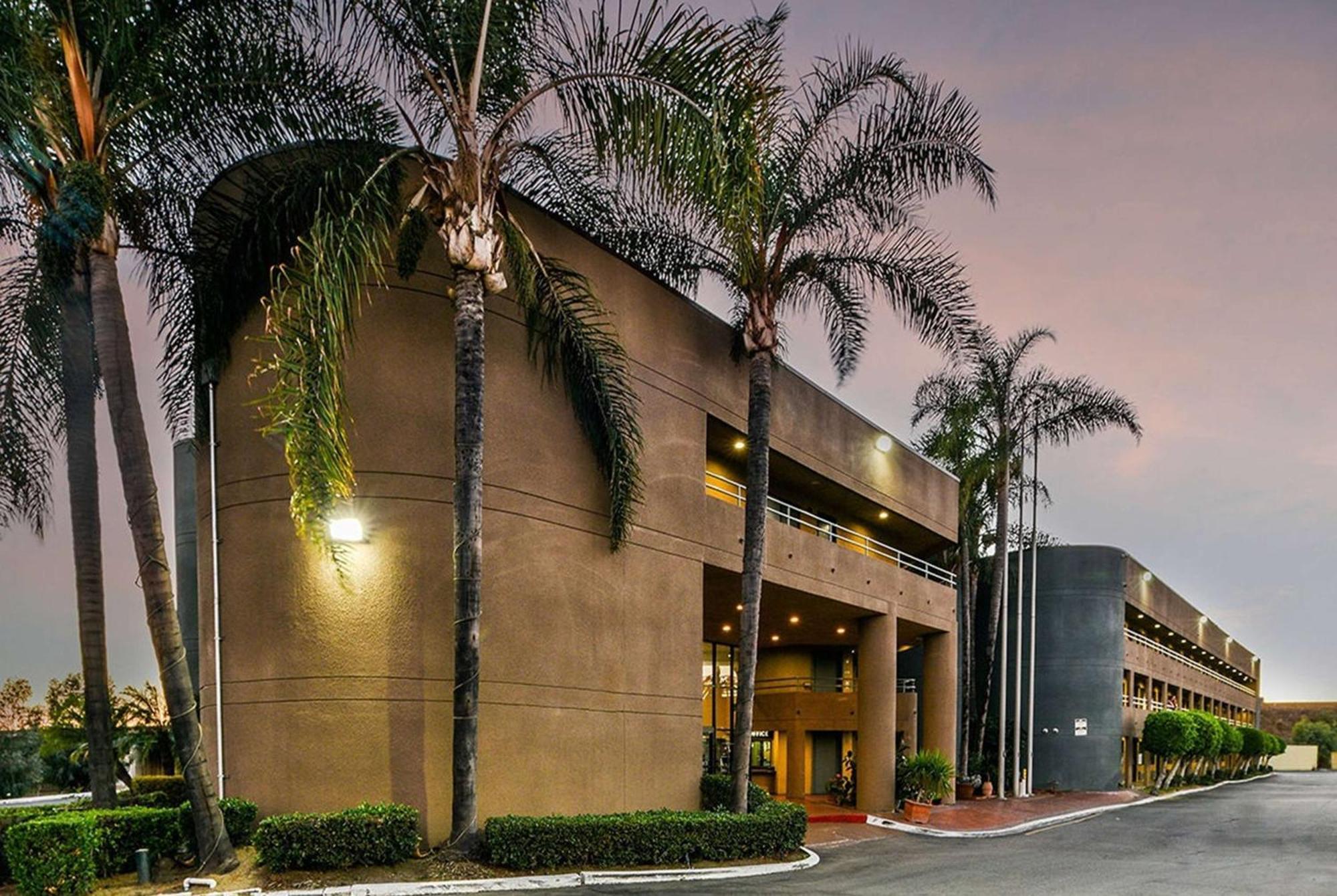Travelodge By Wyndham Commerce Los Angeles Area Exterior foto